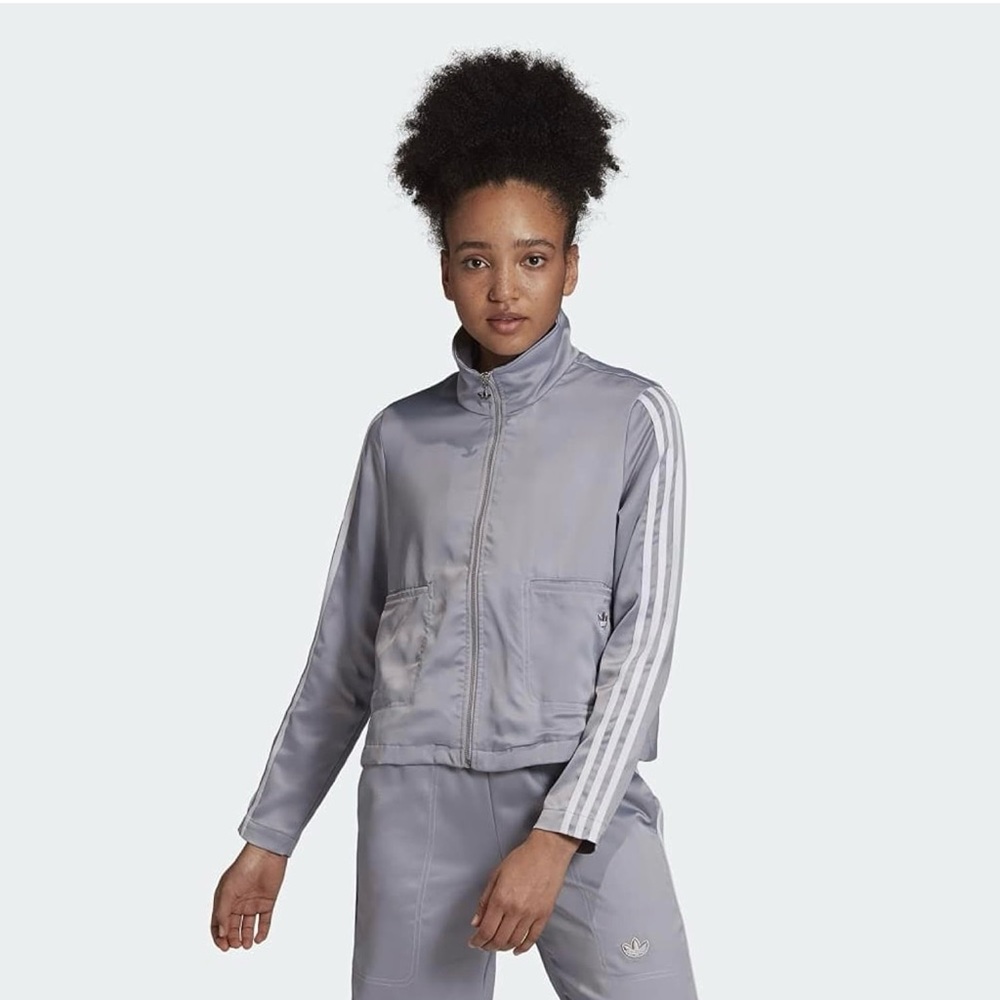 adidas sweater and pants set, See the photos carefully